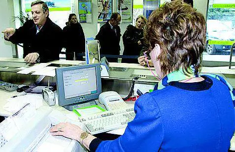 Vince la banca online  Sportelli da rottamare