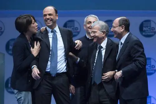 La fronda Ncd alza il tiro: Alfano succube di Renzi