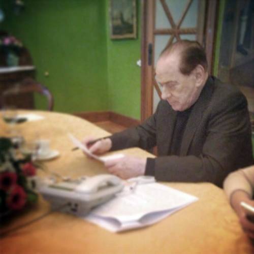 Berlusconi ha deciso: torna in piazza