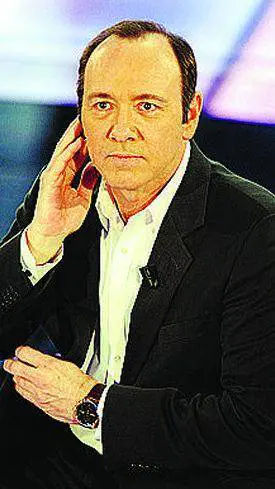 Netflix fa più utili e ricavi e cerca partner per l'Europa