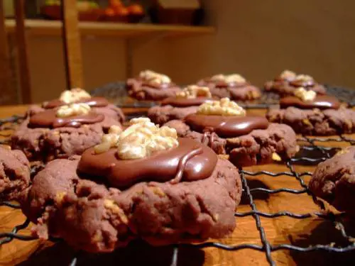 Anziana diabetica muore incastrata mentre cerca i biscotti nell'armadio 