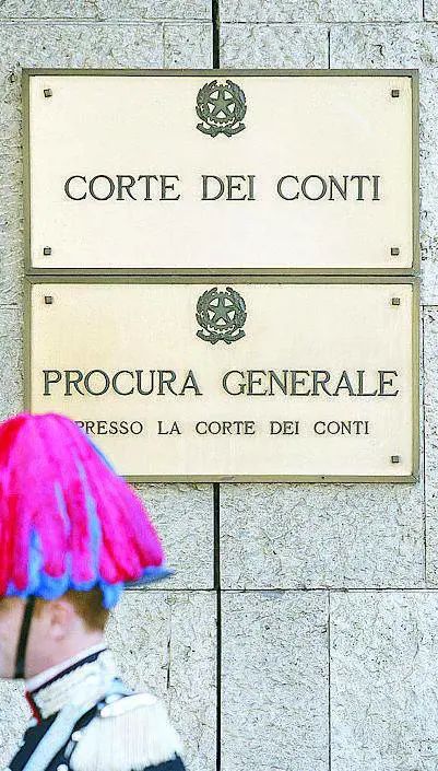 Dodici magistrati si dimettono prima che scatti il taglio alle retribuzioni pubbliche