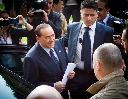 Il Cav teme il divieto su orari e spostamenti. Ma stasera sarà in tv