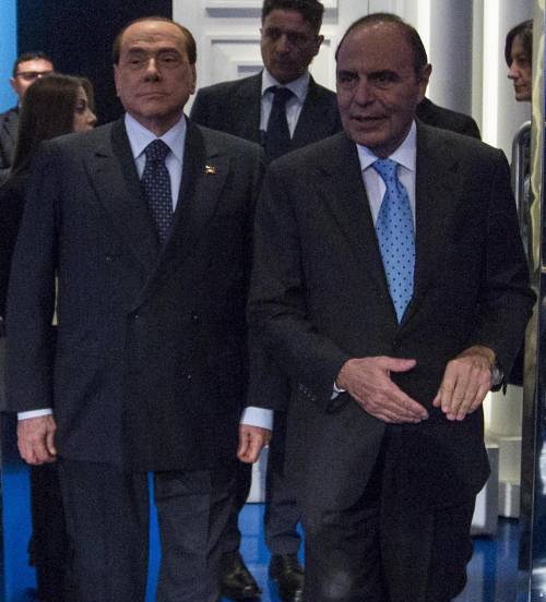 Berlusconi gela Renzi: «Nuovo Senato invotabile»