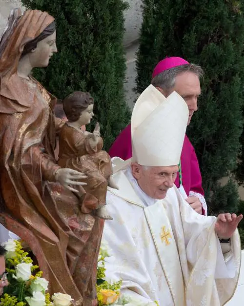 Padre Georg: "Ecco perché Ratzinger ha lasciato il papato"