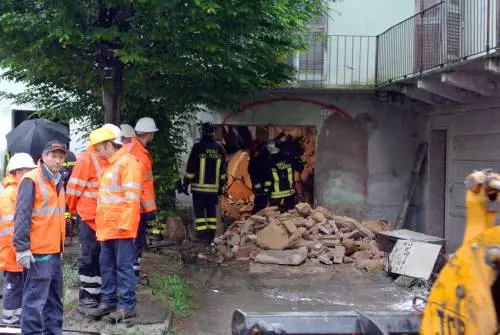 Tragedia a Novi Ligure, crolla una palazzina: muore un'anziana