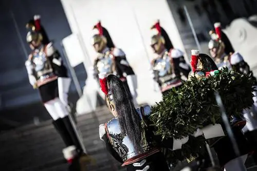 Italia ferma 20 giorni tra festività e ponti: bruciati 15 miliardi