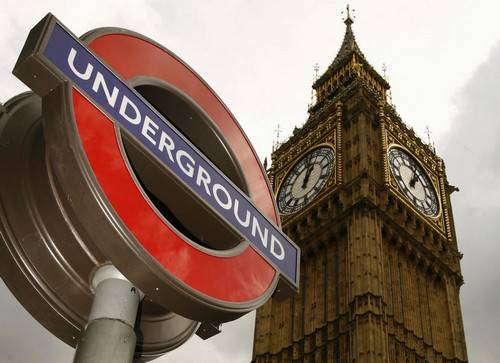 Londra, in metro non si dirà più "signore e signori" per rispettare gli altri gender