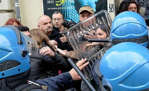 La polizia si spacca