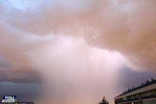 Torino, la pioggia che sembra la nuvola di Fantozzi