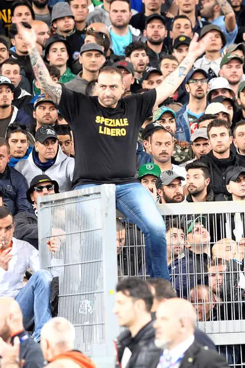 Coppa Italia, scoppia la polemica su Genny'a carogna. Il fischio d'inizio deciso dal figlio di un camorrista