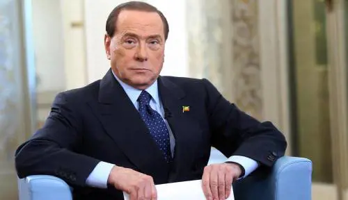 Elezioni, il Cav: "A chi pensa di non votare dirò di aprire gli occhi"