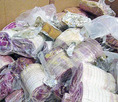 Cibo scaduto alla mensa del Comune