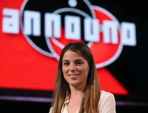 La tirata veg di Giulia Innocenzi: "La salsiccia pure nelle olive!"