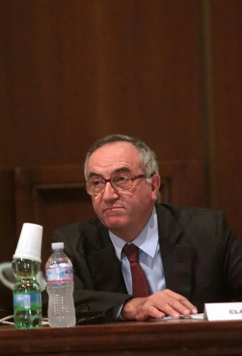 I veleni in Procura a Milano adesso fermano i processi