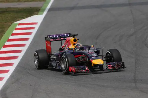 Gp di Spagna pole, Hamilton padrone, Raikkonen fa l’Alonso