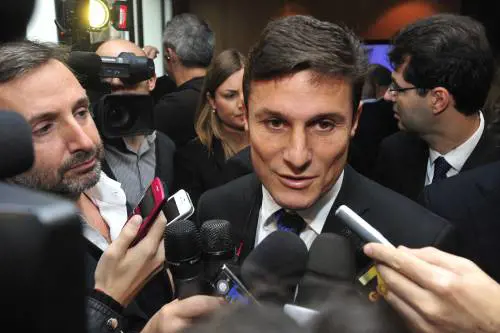 Com'è dura far posto alle bandiere