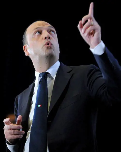 Alfano si butta a sinistra