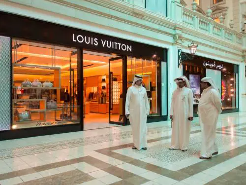 "Shopping" degli arabi nelle città europee