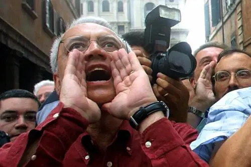 Flores d'Arcais, il forcaiolo che sogna il Cav in galera