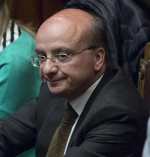 Il Pd dà l'immunità a Genovese: rinviato il voto sull'arresto I Cinque stelle annunciano battaglia