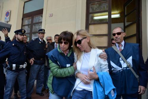 Chiara Rizzo lascia gli uffici della polizia di frontiera di Ponte San Luigi (Imperia)