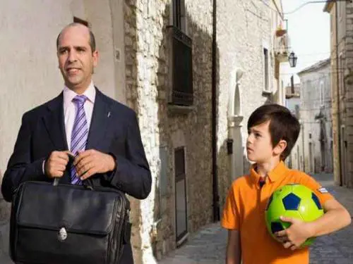 Italiani, imparate a farvi raccomandare!