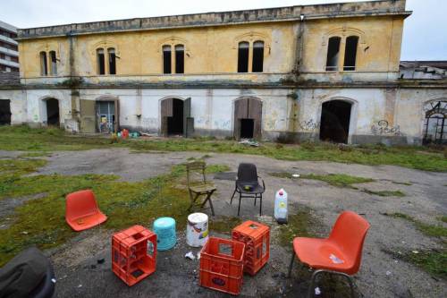 Quell'ex caserma in rovina in cambio della chiesa gioiello