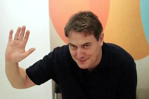 Corrado Guzzanti truffato dall'ex manager: "Il trauma emotivo più forte di quello economico"