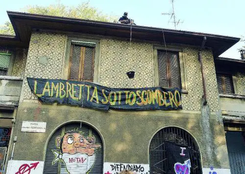 Ore contate per il Lambretta Lo sgombero dopo il voto
