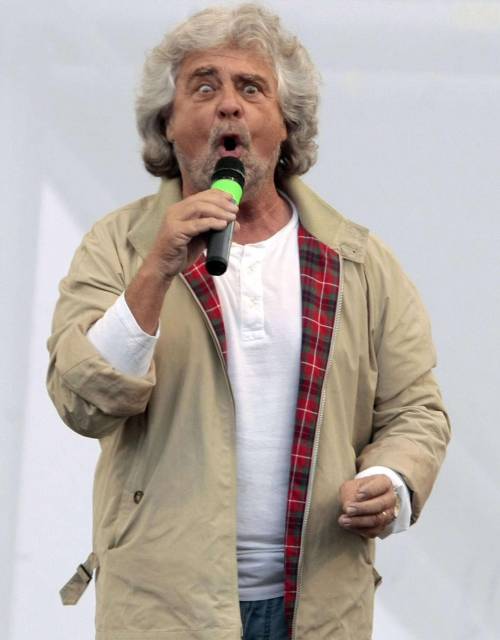 Vietato dire "ebetino" a Renzi. Ma se lo fa Grillo non è reato