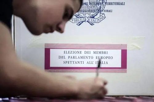 Ecco la guida alle urne. Al voto per 4mila sindaci e 73 nuovi eurodeputati