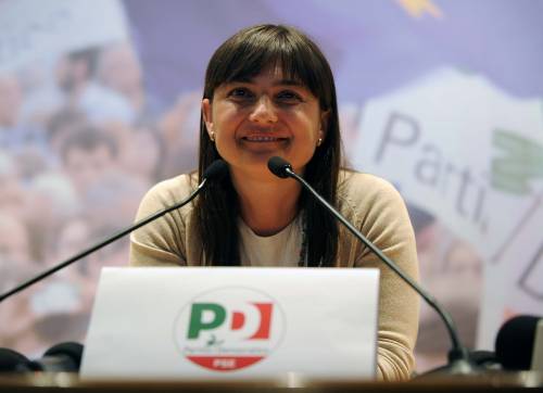 La Serracchiani ai grillini: "Votate con noi l'Italicum"