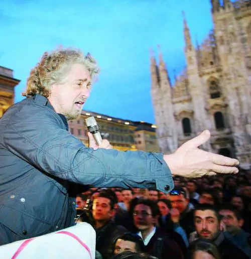 Milano premia Renzi e boccia Grillo