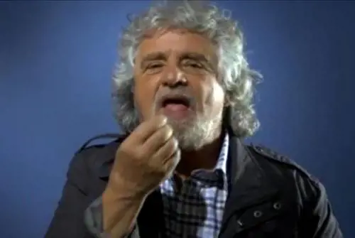 Grillo la butta in farsa. Accusa i pensionati e si prende il Maalox