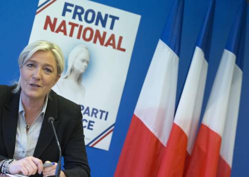 Le Pen punta all'Eliseo: la banca vicina a Putin dà un maxi prestito al Front National