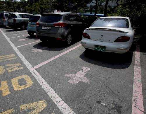 A Seul parcheggi per donne. Ma è polemica: "Idea sessista"