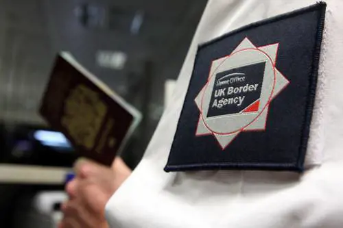 Ora l'Ue blinda Schengen: controlli su chi entra, anche se comunitario
