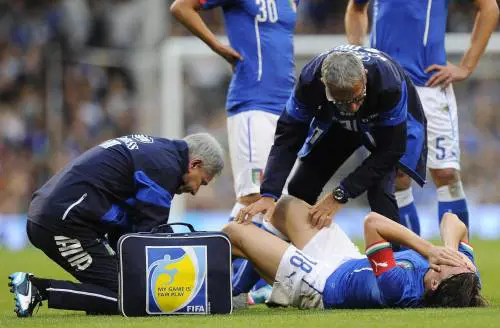 Per Montolivo frattura della tibia