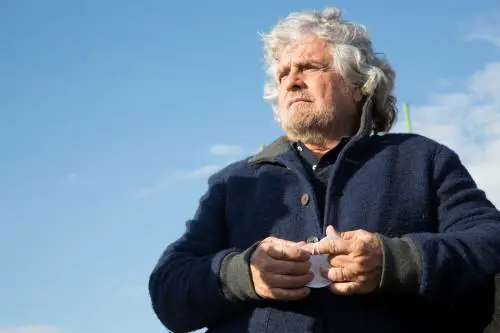 Grillo adesso prova a cambiare linea e strizza l'occhio alla Lega di Salvini