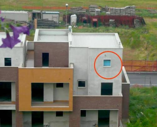 Quartiere sotto assedio Case in costruzione occupate dai nomadi