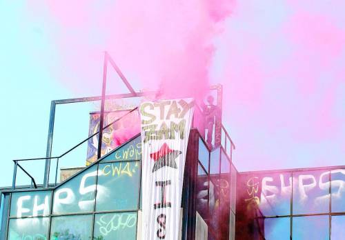 Tre giorni di sesso con corsi sadomaso drag e giochi erotici