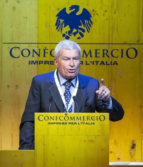 L'allarme di Confcommercio: già cancellati 77mila negozi