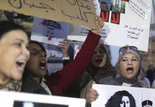 Donne manifestano contro le molestie sessuali al Cairo / Archivio