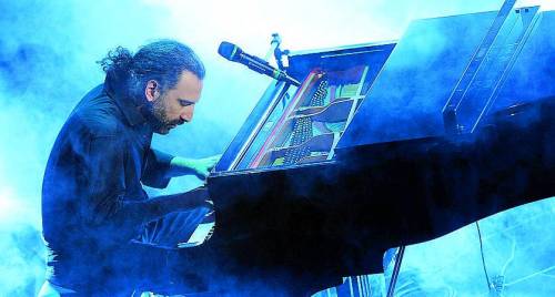 Bollani benefico alla Scala aiuta i bambini in difficoltà