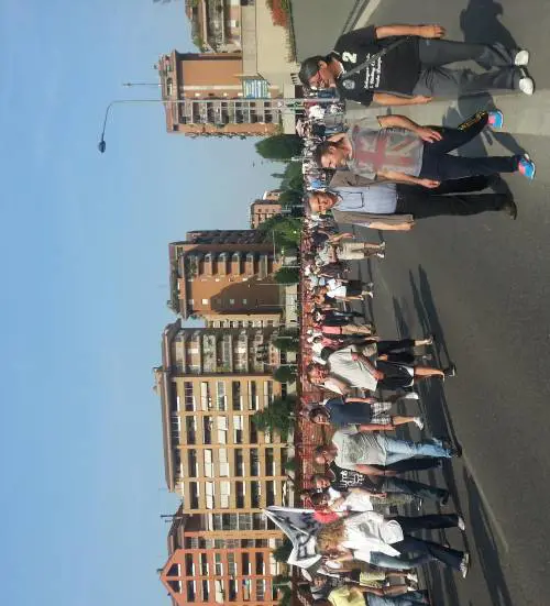 In marcia contro i nomadi con la paura della vendetta