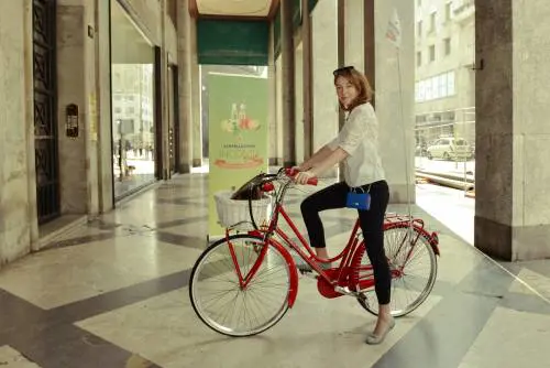 Cristiana Capotondi in bicicletta per il made in Italy