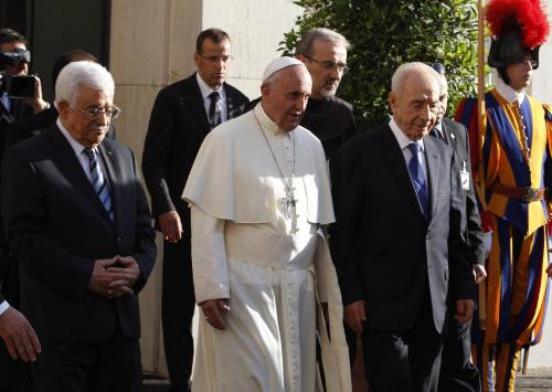 Francesco, Abu Mazen e Peres in preghiera per la Terra Santa