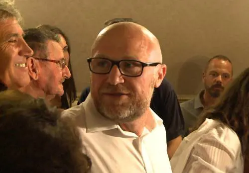 Livorno non è più "rossa". Storica vittoria del M5S  