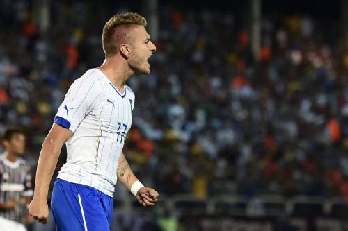 La carica dei «guaglioni» sveglia l'Italia dei buchi neri